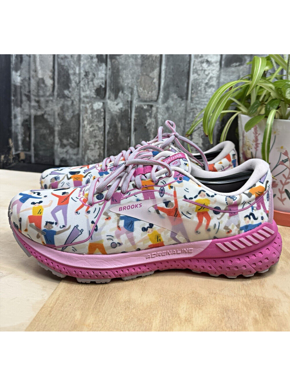 Limited Edition Brooks Adrenaline Unity Empower Women’s Pink 1203291-B137
